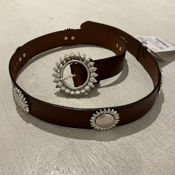 New with tag!  Zara Woman Leather Belt with flower Buckle Brown size:90 - 36" - Picture 8 of 9